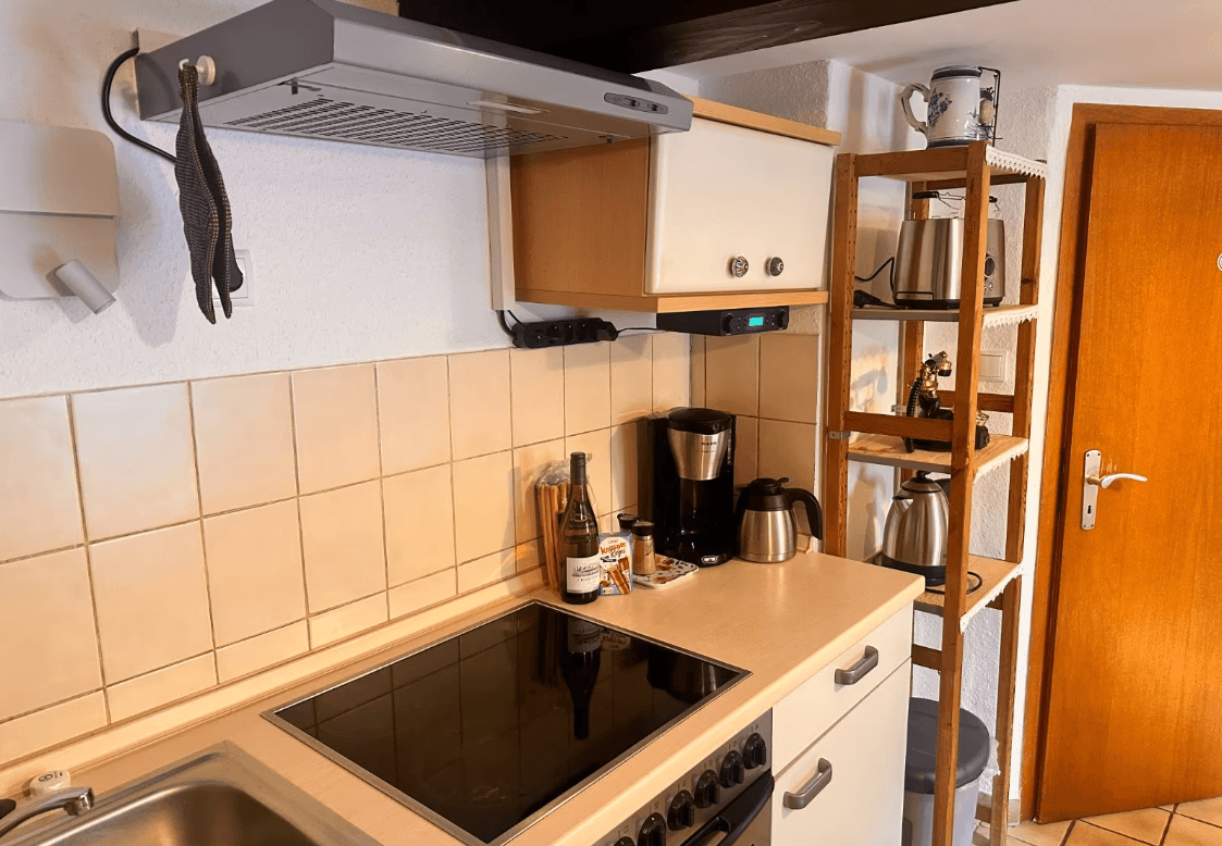 Küche & Hofeingang – Foto 5